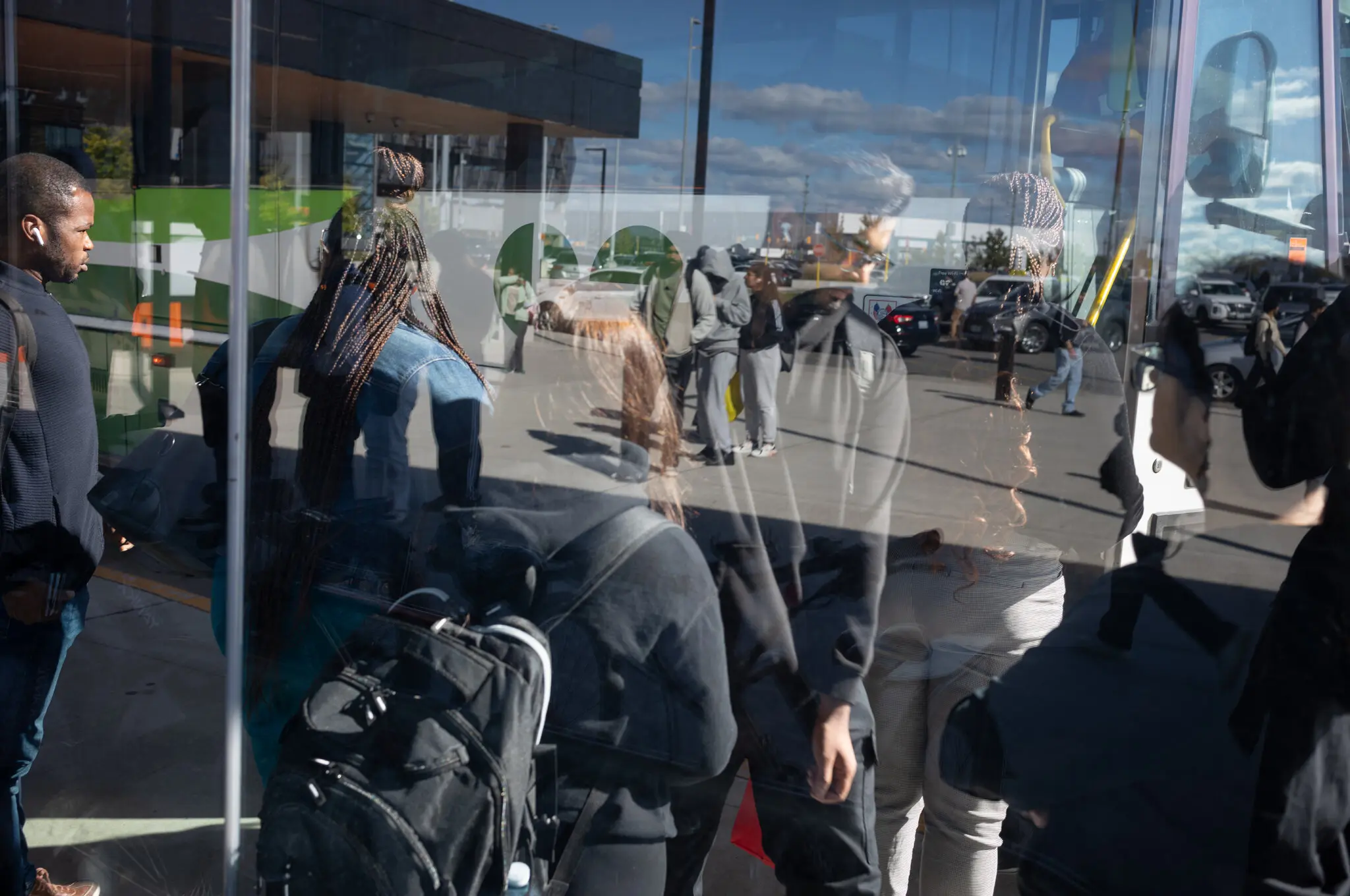 Імміграційна політика, що мала визначити вибори в Канаді, втрачає популярність серед виборців